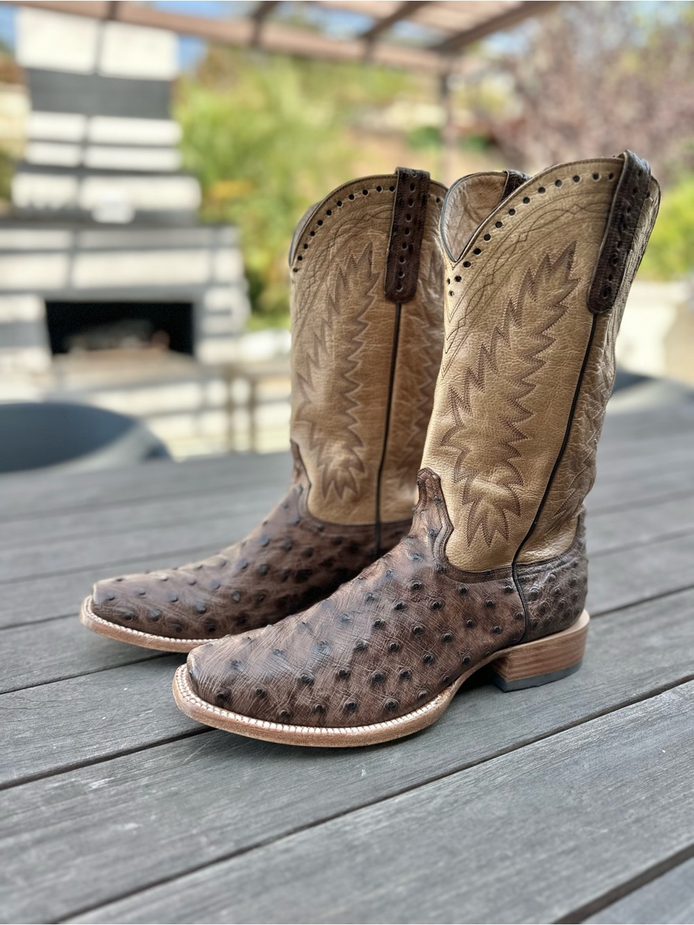 Old Gringo Traditions Men’s 9.5D Full Quill Ostrich Leather Cowboy Boots Brown